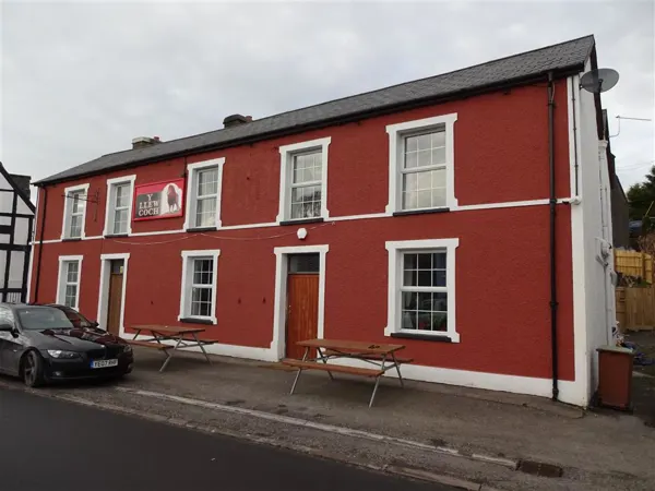 Public House with Letting Rooms