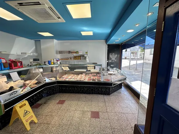 FISHMONGERS/FREEHOLD OR LEASEHOLD WOULD BE CONSIDERED - KILSYTH - **20K PRICE REDUCTION FOR QUICK SALE**