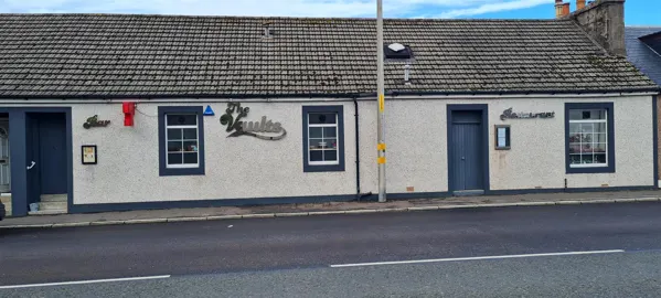 FANTASTIC  PUBLIC BAR & Restaurant - Girvan, SCOTLAND