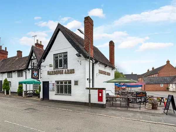 QUALITY VILLAGE INN & RESTAURANT, 6 E/S LETTING ROOMS, 3 ROOM PRIVATE ACCOMMODATION, NEAR DONINGTON PARK EVENTS & RACE CIRCUIT & EAST MIDLANDS AIRPORT, SCOPE TO DEVELOP EXISTING TRADE