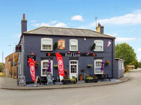 TRADITIONAL COUNTRY PUB WITH SELF CONTAINED  HOLIDAY COTTAGE, FULLY RENOVATED THROUGHOUT, GROWING RESIDENTIAL VILLAGE, LOUNGE BAR, DINING LOUNGE, GAMES ROOM, LOVELY 4 ROOM ACCOMMODATION.