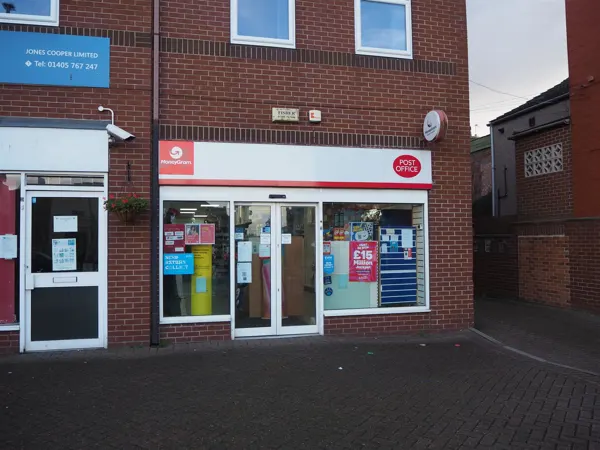 POST OFFICE, CARDS, STATIONERY AND NEWS