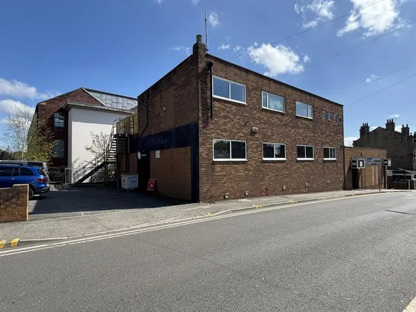 FORMER GYM PREMISES / DEVELOPMENT OPPORTUNITY