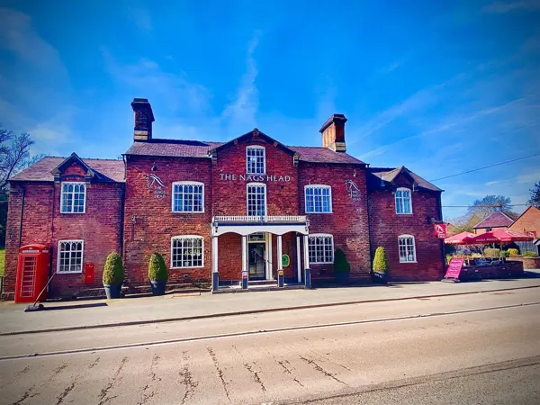 POWYS/SHROPSHIRE BORDER - EXCEPTIONAL GEORGIAN COACHING INN WITH EIGHT LETTING ROOMS - ESTABLISHED AND PROFITABLE BUSINESS