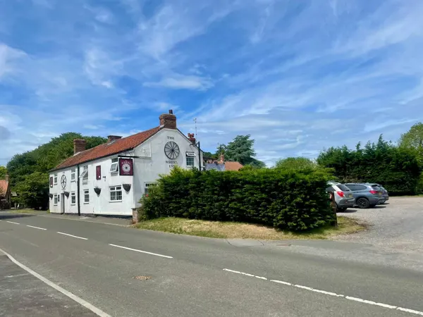 LINCOLNSHIRE - PUB AND RESTAURANT WITH SEPARATE DETACHED HOLIDAY LET