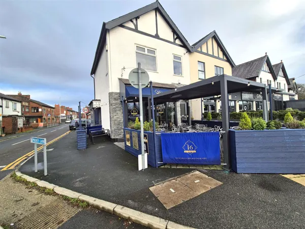 LANCASHIRE - BOUTIQUE COCKTAIL BAR IN HIGH STREET POSITION