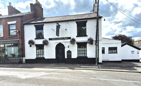STAFFORDSHIRE MOORLANDS - 3 STAR GUEST HOUSE ON THE EDGE OF LEEK TOWN CENTRE