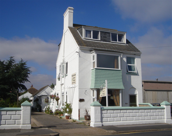 LINCOLNSHIRE COAST - GUEST HOUSE WITH STUNNING GARDENS AND SEPERATE ANNEXE
