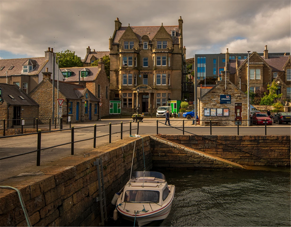 ORKNEY ISLANDS - ICONIC 42 EN SUITE BEDROOM HOTEL